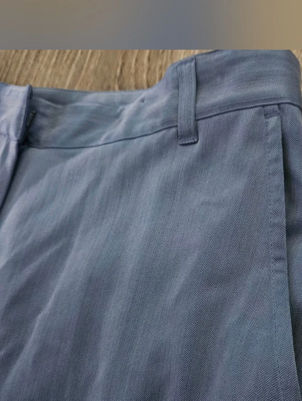 Tommy Bahama 100% Silk Herringbone Shorts Blue Grey Size 6 Coastal Resort